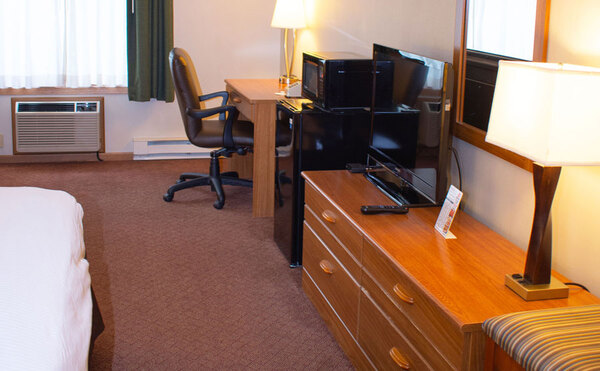 1 King Bed Non Smoking Photo 4